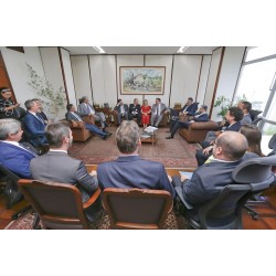 Em agenda com ministro da Agricultura, FPA discute as ações de apoio ao setor leiteiro